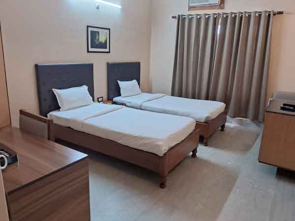 Deluxe Double AC room at the hotel Acacia in Dimapur